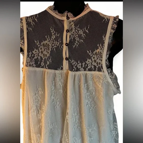 Xhilaration Women’s Lace Top Size L - Picture 5 of 9